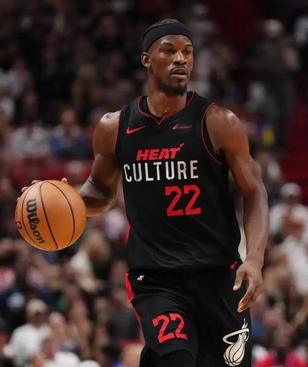 热火大胜篮网！巴特勒成为关键得分手的简单介绍