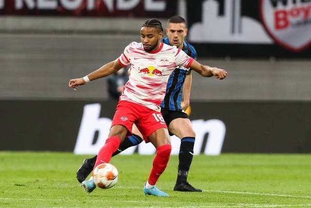 包含桑普多利亚客场击败乌迪内斯，提振球队士气的词条