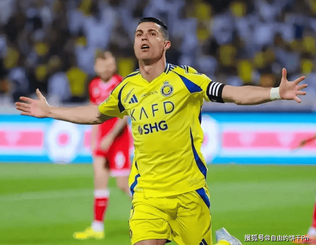 C罗赛前列队欢迎那不勒斯，尊重对手尽显风度！的简单介绍