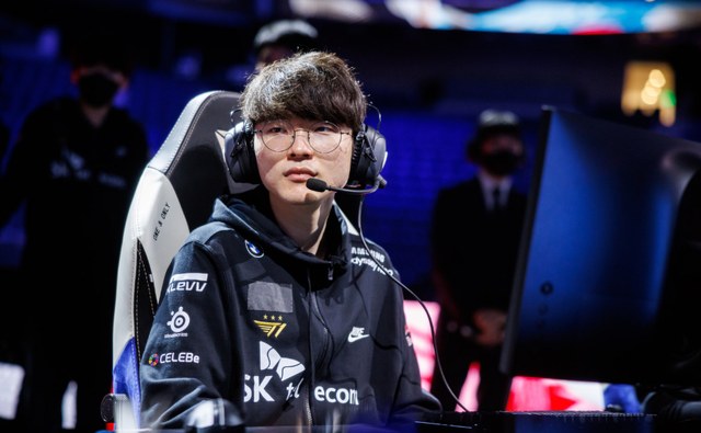  Faker爆冷击败瑞士队，精彩发挥引爆全场！